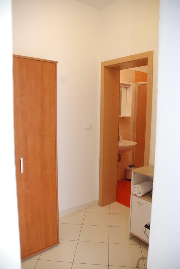 Apartmani Radin Rosini Buitenkant foto