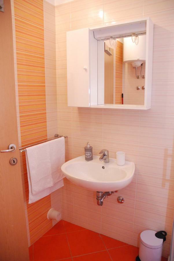 Apartmani Radin Rosini Buitenkant foto