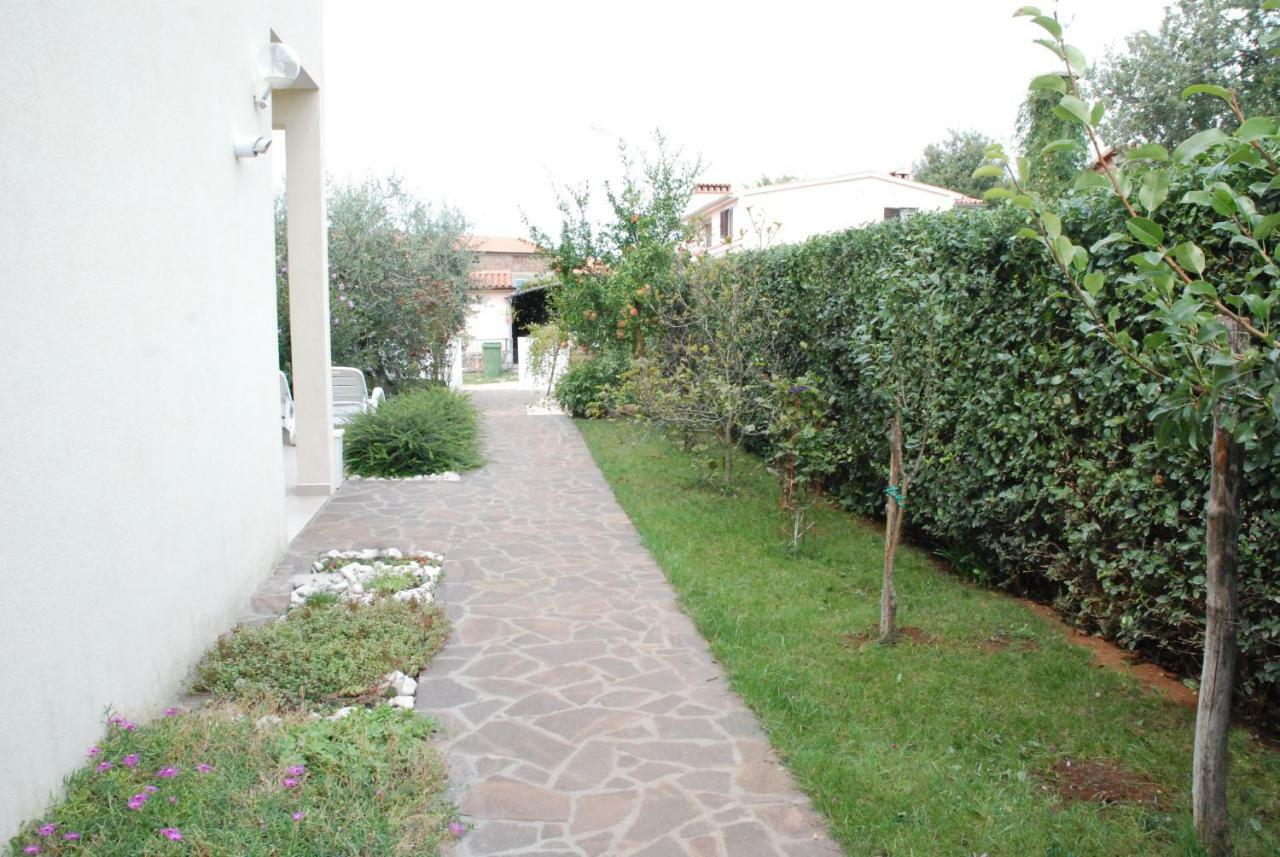 Apartmani Radin Rosini Buitenkant foto