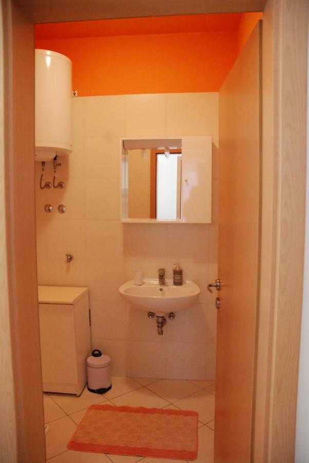 Apartmani Radin Rosini Buitenkant foto