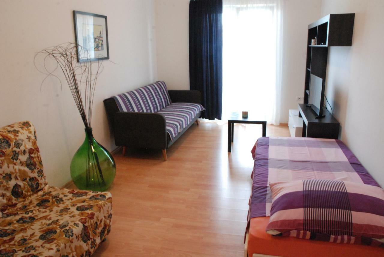 Apartmani Radin Rosini Buitenkant foto