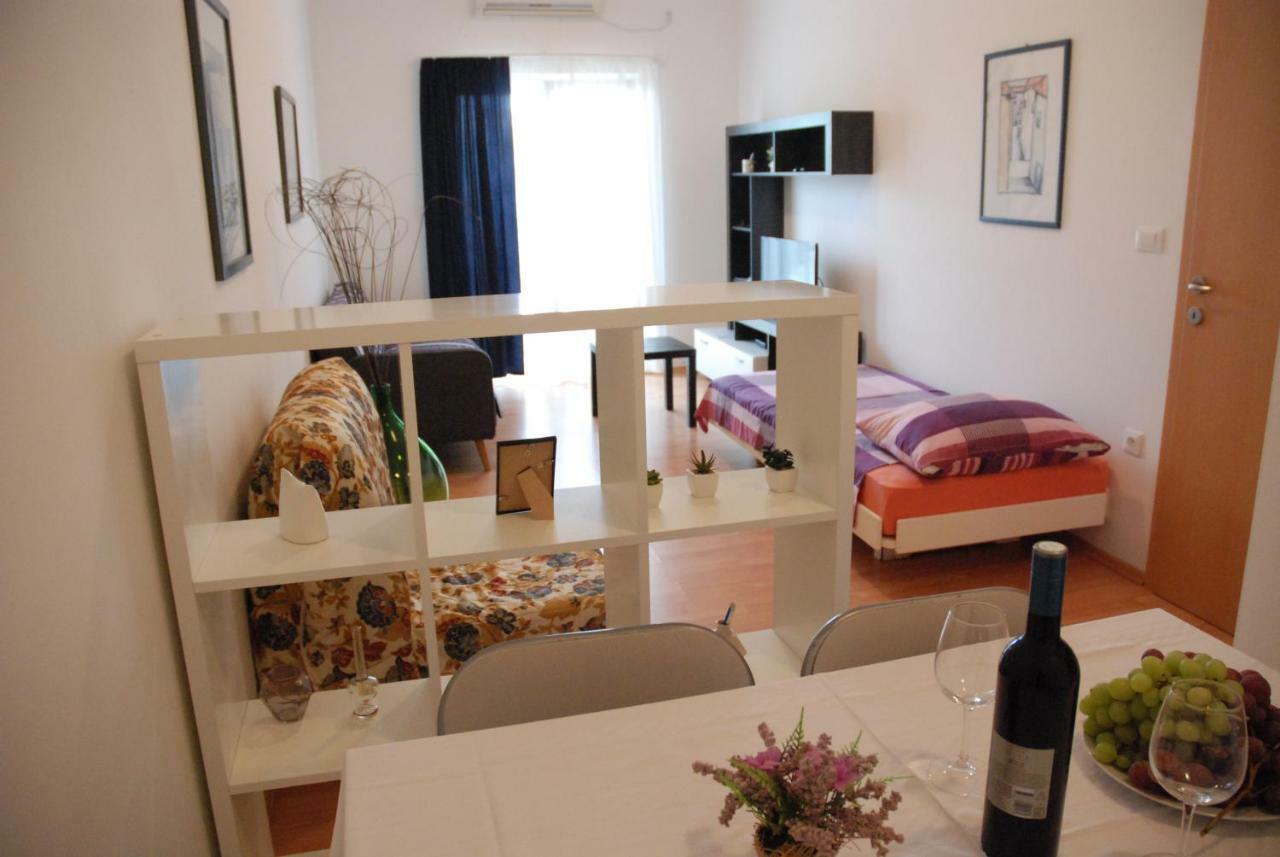 Apartmani Radin Rosini Buitenkant foto