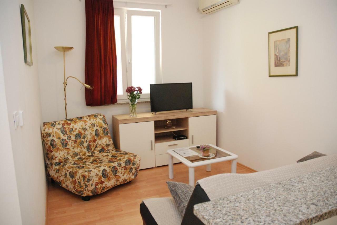 Apartmani Radin Rosini Buitenkant foto