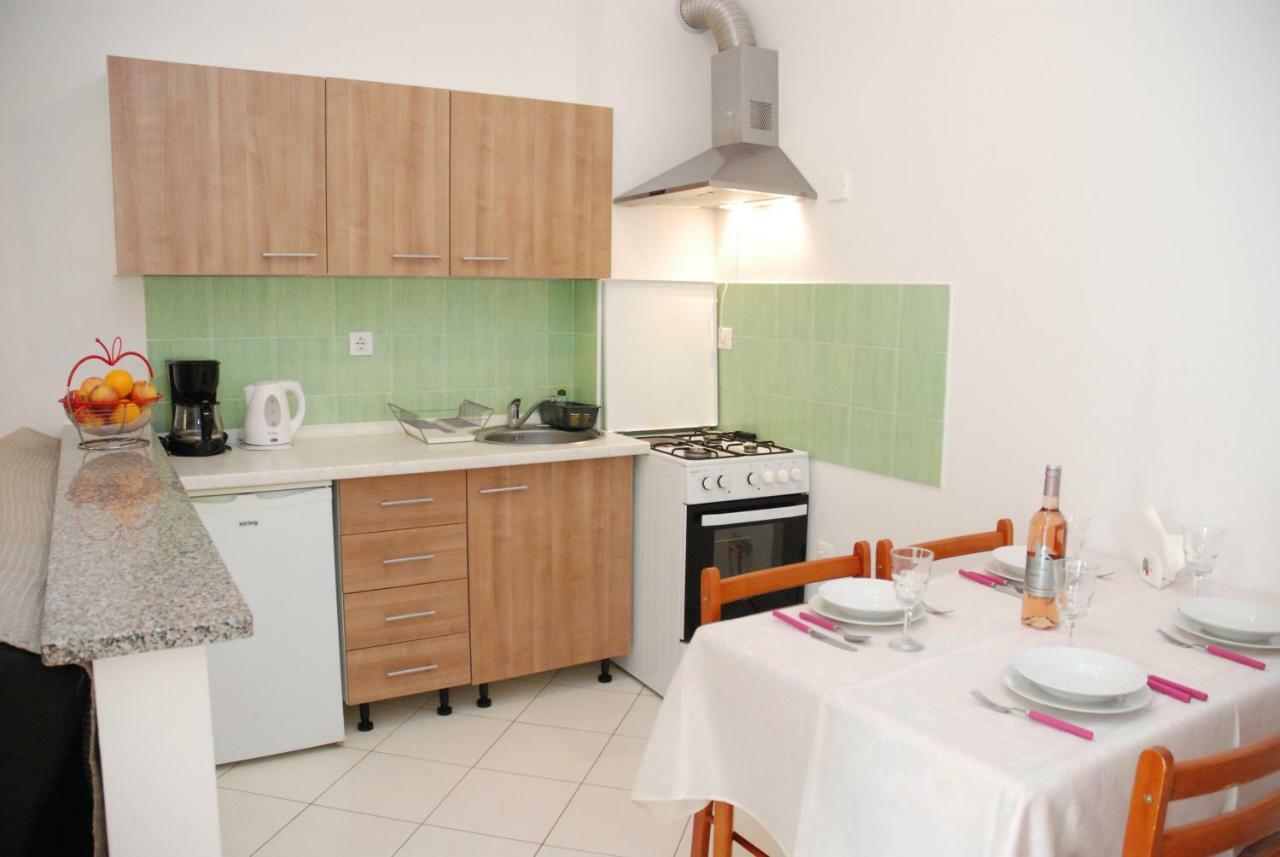 Apartmani Radin Rosini Buitenkant foto