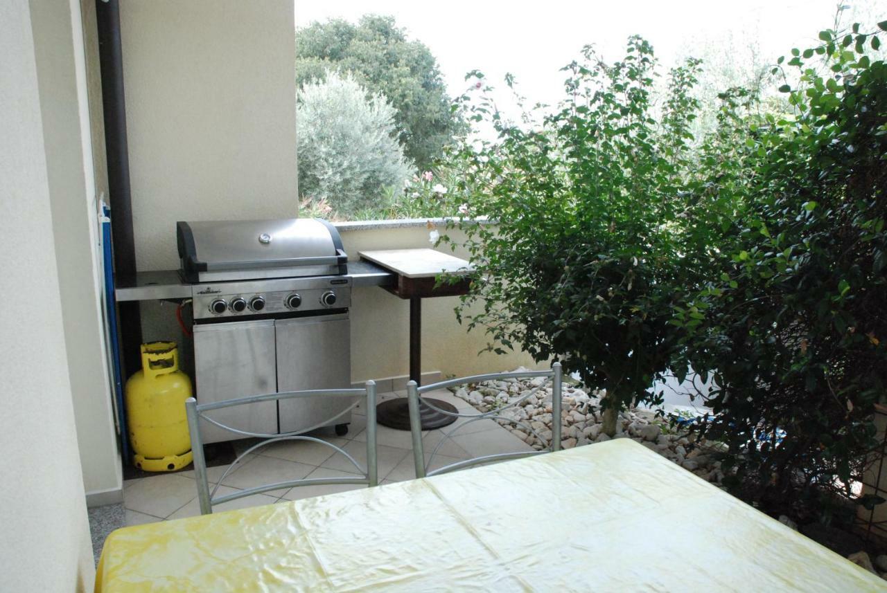 Apartmani Radin Rosini Buitenkant foto
