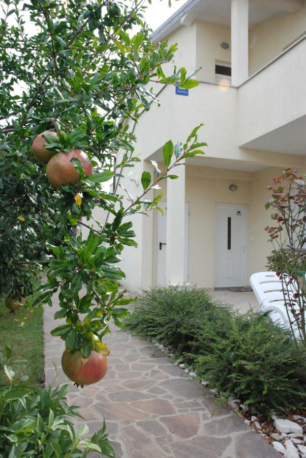 Apartmani Radin Rosini Buitenkant foto