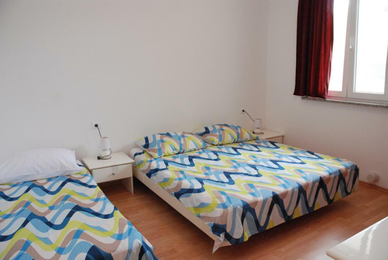 Apartmani Radin Rosini Buitenkant foto